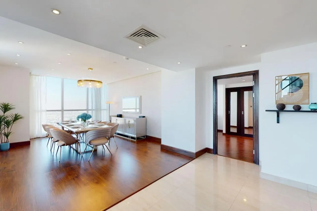 Apartment 23 Marina - Luxurious Four Bedroom With Sea View Dubai