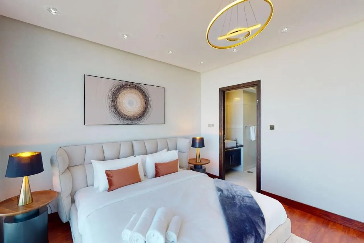 23 Marina - Luxurious Four Bedroom With Sea View Dubai Apartment